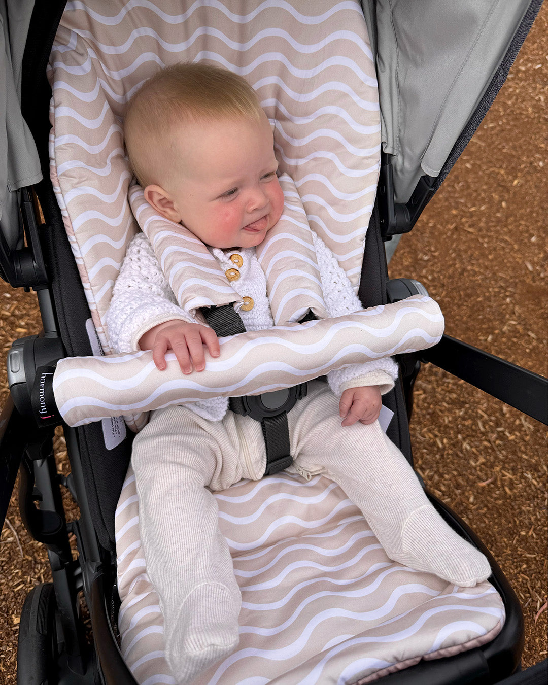 Waves Beige Pram Liner on the Uppababy Vista V3 by Harmony j